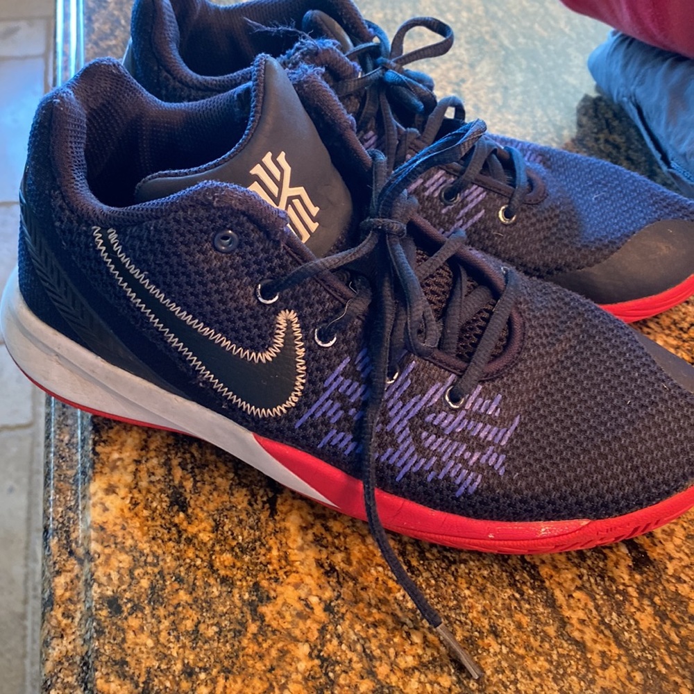 NIKE KYRIE❤️💙